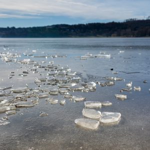 Vstup na zamrzlé hladiny vodních nádrží může být nebezpečný