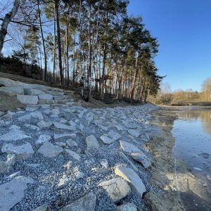 Plzeň dokončila zpevnění břehu Šídlovského rybníka